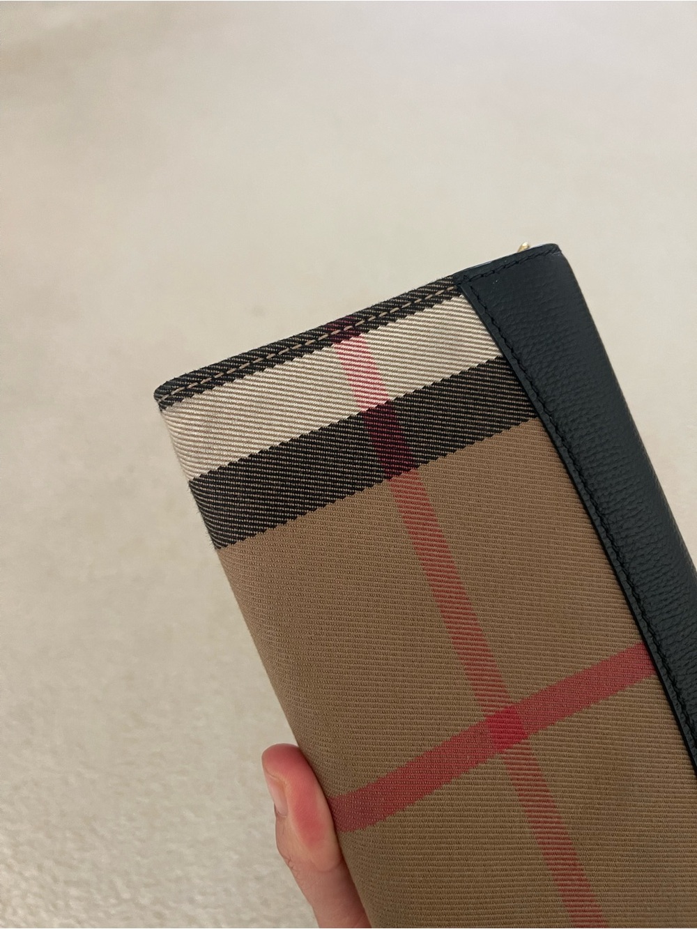 Burberry Henley Wallet on Chain - Picture 8 of 9